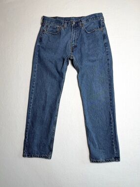 Classic Levi's 505 Straight Leg Medium Wash Actual Size 34 X 29 READ DESCRIPTION